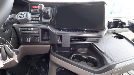 Brodit ProClip, Scania L-seria 25-26 w grupie Car audio / Co pasuje do mojego samochodu / Scania / Seria S / Seria S 2024- u BRL (240856110)