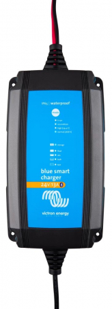 Ładowarka akumulatorów Victron Blue Smart IP65 13A, 24V w grupie Car audio / Akcesoria / Ładowarki do akumulatorów u BRL (421VBSIP652413)