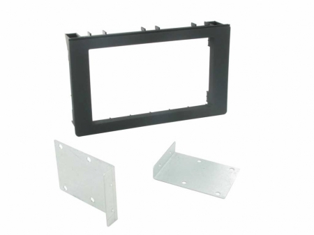Ramka montażowa podwójny DIN Saab 9.3 2007-2015 w grupie Car audio / Co pasuje do mojego samochodu / SAAB / 9-3 / 9-3 NG po liftingu 2007-2015 / Wymiana stereo 9-3 NG Facelift 2007-2015 u BRL (701CT24SA10)