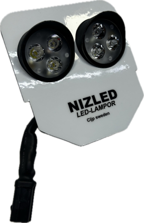 NIZLED uchwyt lampy do oryginalnej osłony Husqvarna 2020-2026, z 1-3 lampami E30/E40 w grupie Car audio / Oświetlenie LED / Enduro / Co pasuje do mojego motocykla / Husqvarna / 2024- u BRL (HUSQLAMPFASTE)