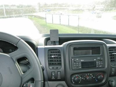 Renault Trafic 15-, Wyśrodkowany