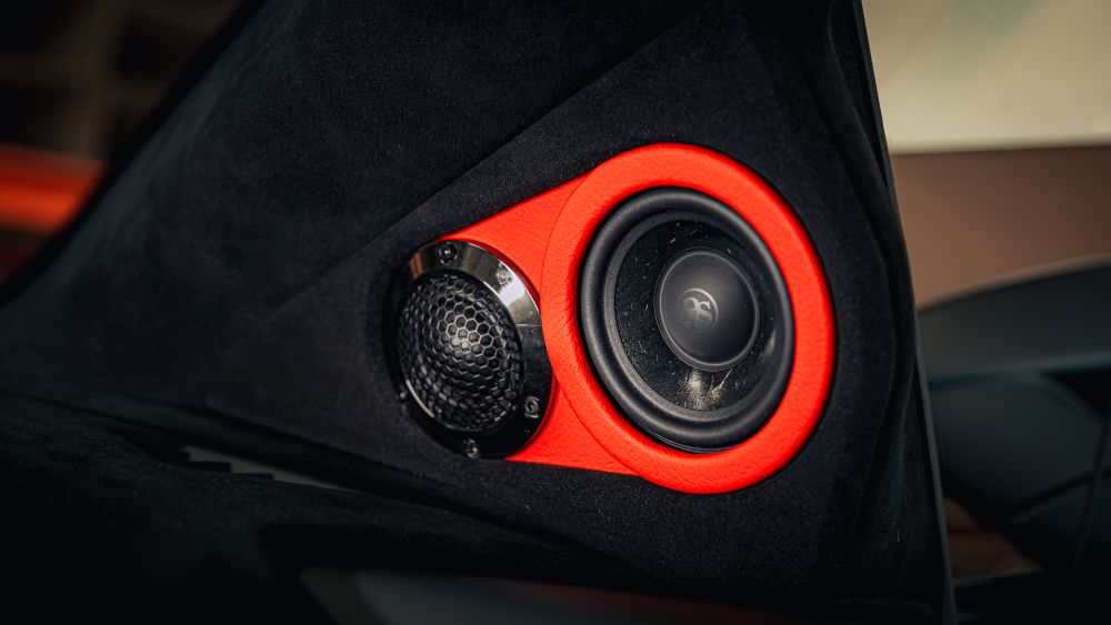 Tweeter w RC6.28 razem z RC3C, przedstawiony jako baza dla systemu 3-drożnego