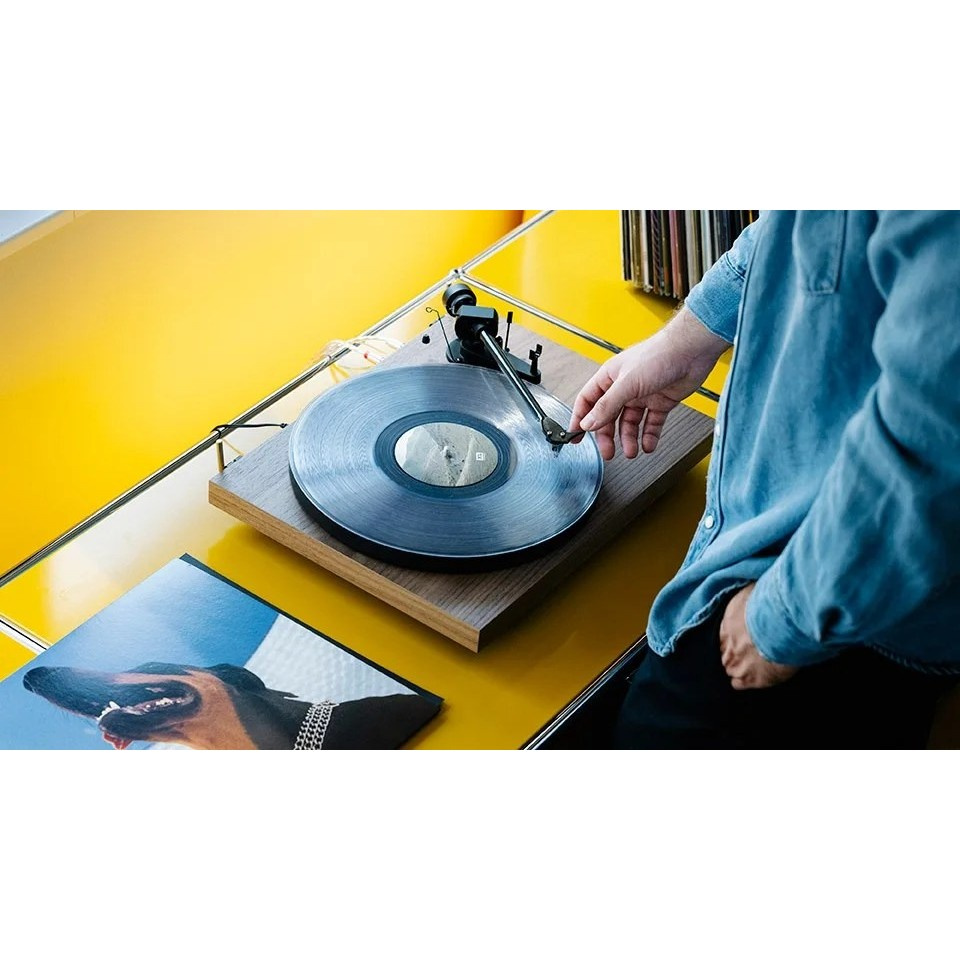 Pro-Ject Debut EVO 2 gramofon Pick-It MM EVO-pickup, orzech