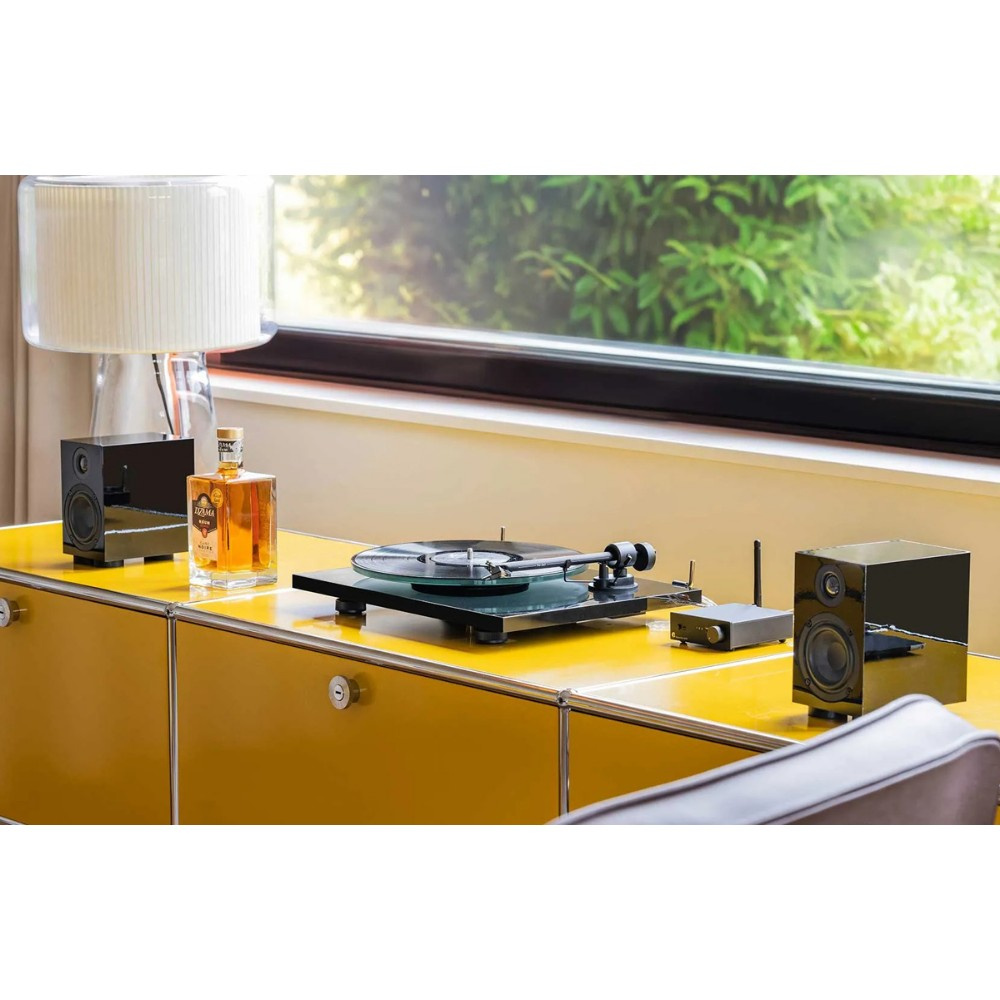 Pro-Ject T1 EVO BT gramofon z wkładką OM10, fortepianowa czerń