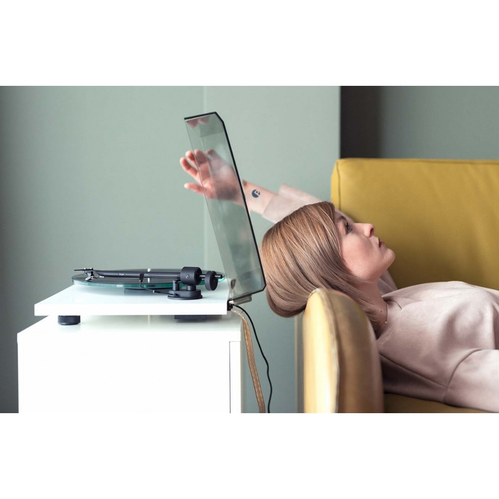 Pro-Ject T1 EVO BT gramofon z wkładką OM10, matowa biel