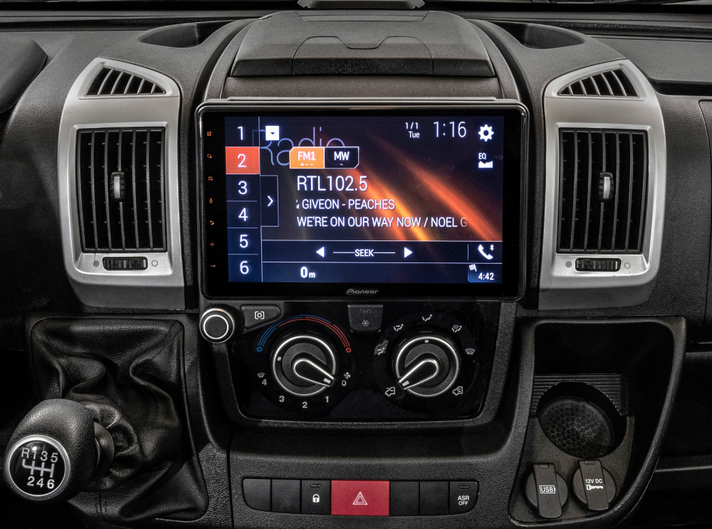Pioneer AVIC-Z1000D35-C, modelowo dopasowane radio samochodowe do Fiat Ducato i in.