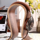 Norstone Wooden Headphone Stand, stojak na słuchawki z orzecha Norstone Wooden Headphone Stand, stojak na słuchawki z orzecha