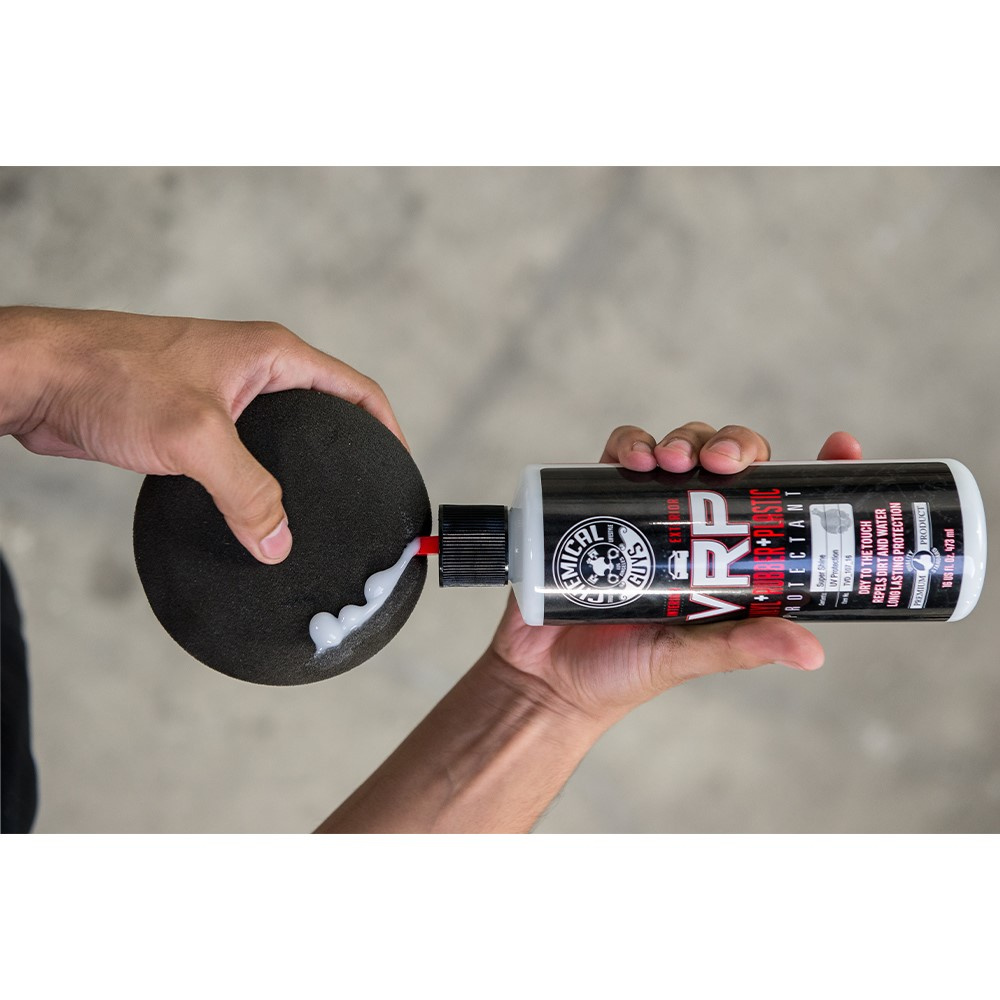 Chemical Guys VRP Dressing odświeża plastik, gumę i winyl, 473 ml
