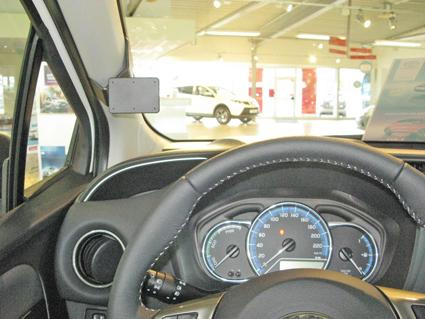 Toyota Yaris 15-, Lewa