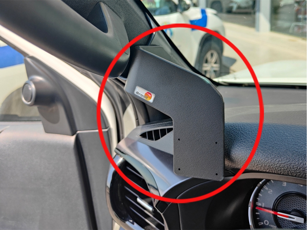 Brodit ProClip, Toyota HiLux 16-