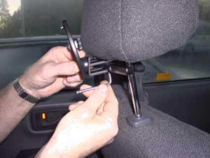 Brodit uchwyt zagłówka z uchwytem na ekran, Nissan Micra 93-26