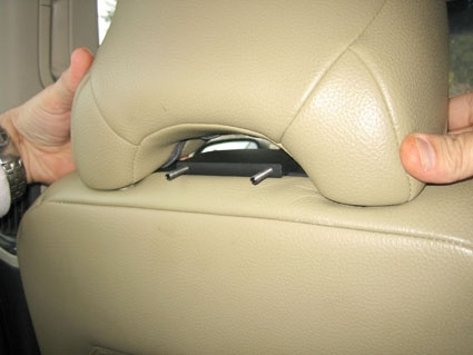 Brodit uchwyt zagłówka, Volvo V70 97-18