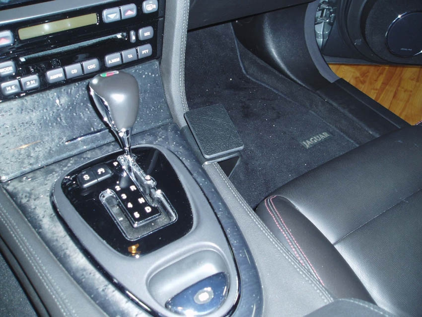 Brodit ProClip, Jaguar XJ 03-09