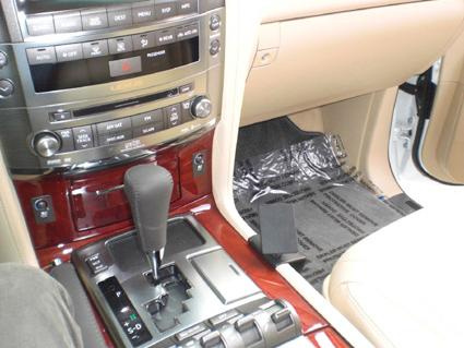 Lexus LX seria 08-15, konsola