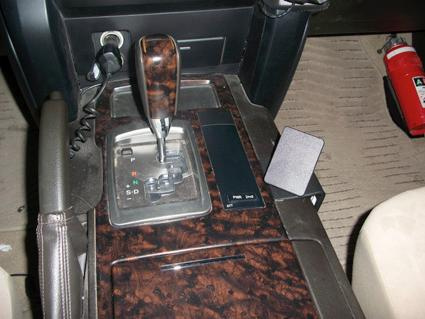 Toyota LandCruiser V8 08-15, konsola