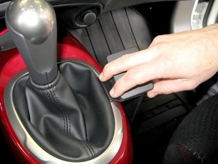 Nissan Juke 11-15, konsola, manualna