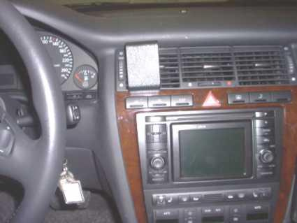 Audi A8 94-02, środek