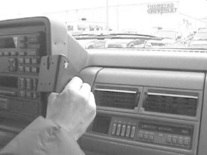 ProClip wspornik montażowy Chevrolet Silverado/Surburban/Tahoe/Pickup 92-94, wyśrodkowany