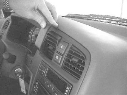 Nissan Primera 96-99, wyśrodkowany