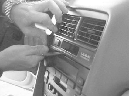 Lexus ES Seria 97-01, Wyśrodkowany