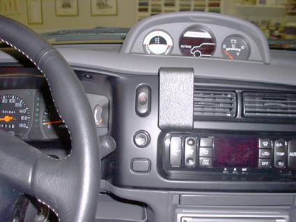 Mitsubishi L200/Pick Up 97-05, Wyśrodkowany