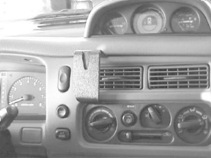 Mitsubishi Pajero Sport 99-06, Wyśrodkowany