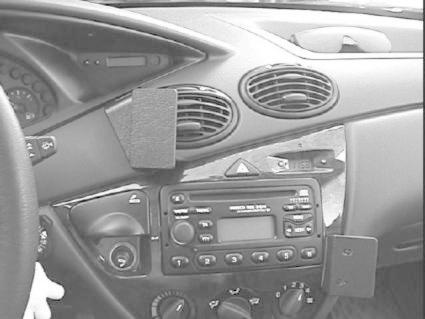Ford Focus 99-04, wyśrodkowany
