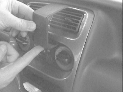 ProClip Uchwyt montażowy Daihatsu Sirion 99-01, wyśrodkowany