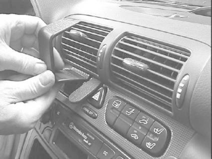 Mercedes Benz C-Klass 00-06, Wyśrodkowany