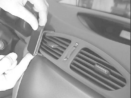 Renault Laguna 01-04, centralny