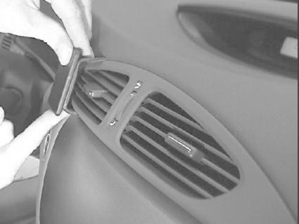 Renault Laguna 01-04, centralny