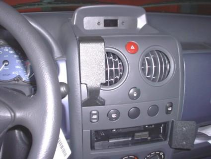 Citroen Berlingo 03-08, Wyśrodkowany