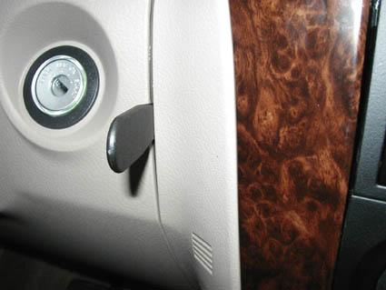 Kia Sorento 02-07, Wycentrowany, Brązowy panel drewniany