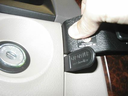 Kia Sorento 02-07, Wycentrowany, Brązowy panel drewniany