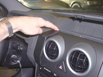 Ford Fusion 03-05, Wycentrowany