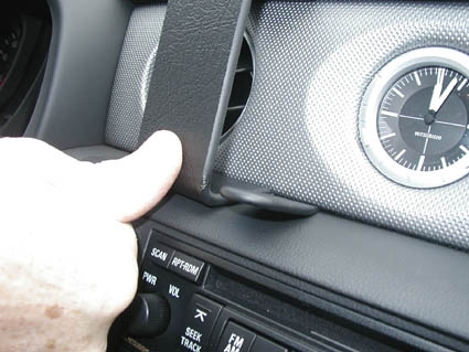 Brodit ProClip, Mitsubishi Outlander 03-06