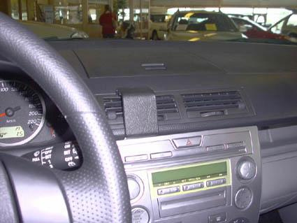 Mazda 2 03-07, Wycentrowany