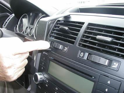 Volkswagen Touareg 03-09, Wyśrodkowany