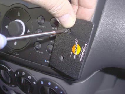 ProClip Uchwyt montażowy Suzuki Ignis 04-09, Kątowy