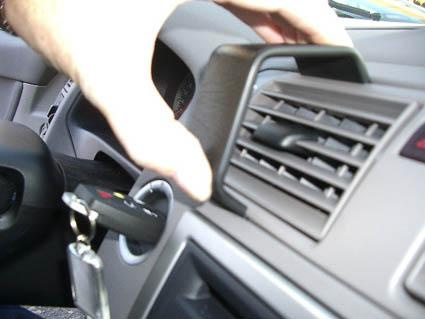 Volvo S40 04-12, Wyśrodkowany