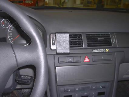 Audi A6 98-03, Środek