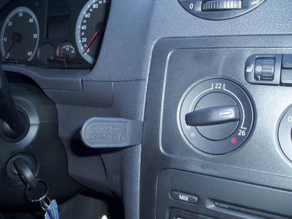 Volkswagen Caddy 04-15, Wyśrodkowany