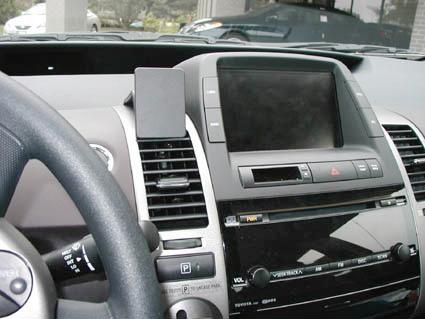 Toyota Prius 04-09, Wyśrodkowany