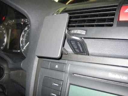 Skoda Octavia II 05-13, Wyśrodkowany