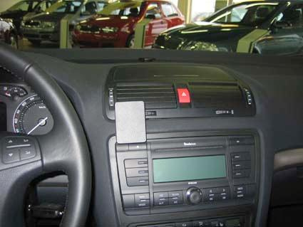 Skoda Octavia II 05-13, Wyśrodkowany