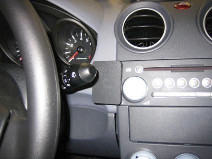 Mitsubishi Colt 05-08, Wyśrodkowany
