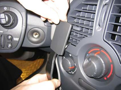 Renault Modus 05-13, wyśrodkowany