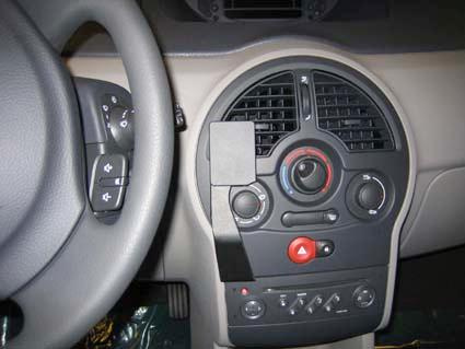 Renault Modus 05-13, wyśrodkowany
