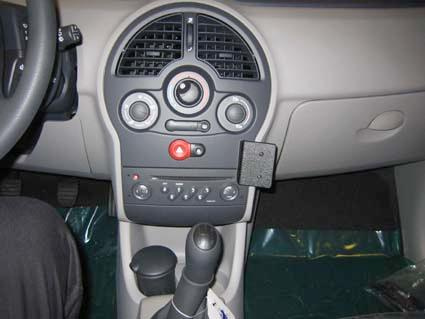 Renault Modus 05-13, pod kątem