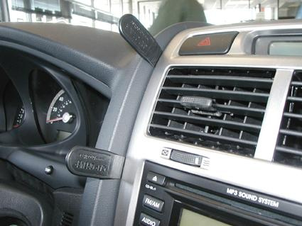 Kia Sportage 05-10, wyśrodkowany